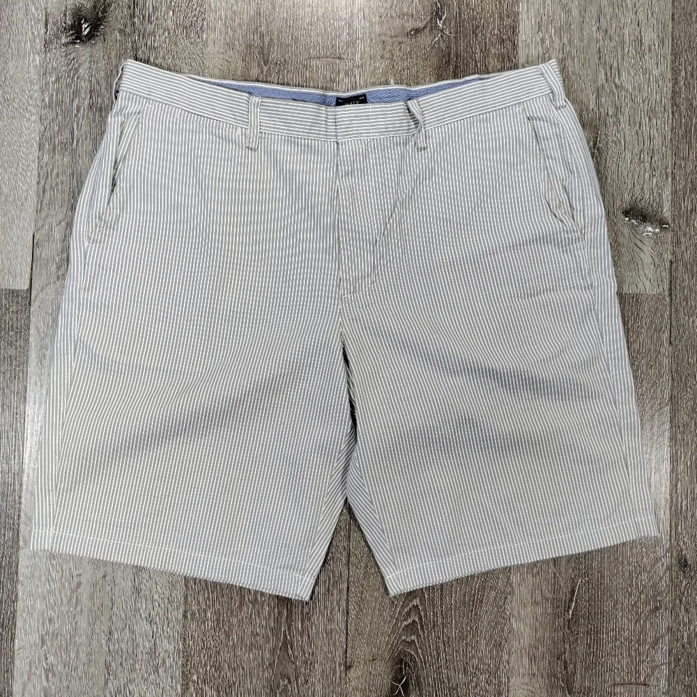 J Crew Club Mens Shorts Size 38 Stripe